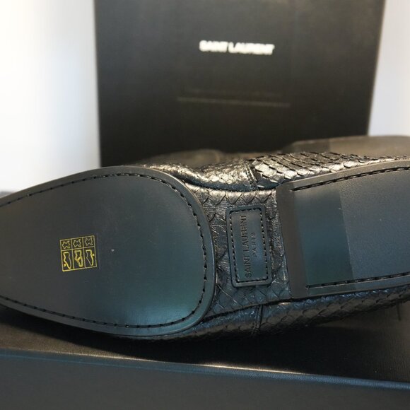 Yves SAINT LAURENT - Picture 9 of 11